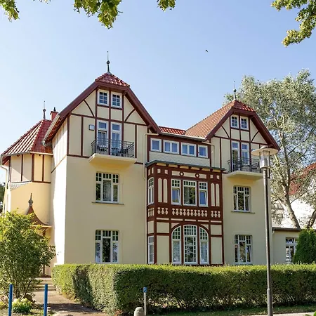 Am Haus 2 4