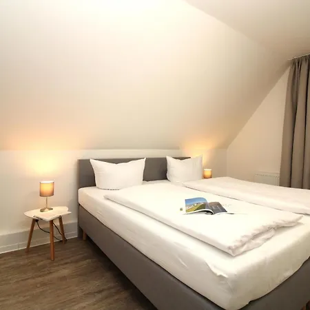 Am Haus 2 4 * Kuehlungsborn